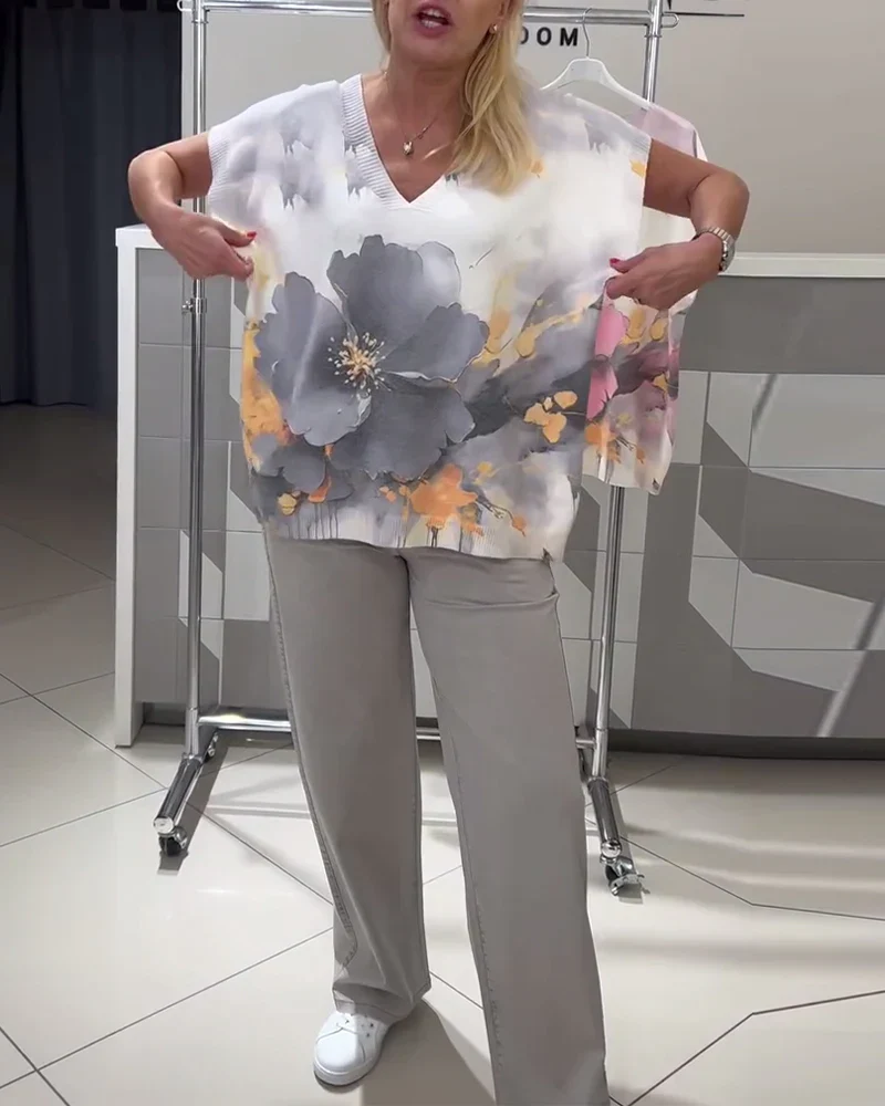 V-Neck Short-Sleeved Top - Image 5