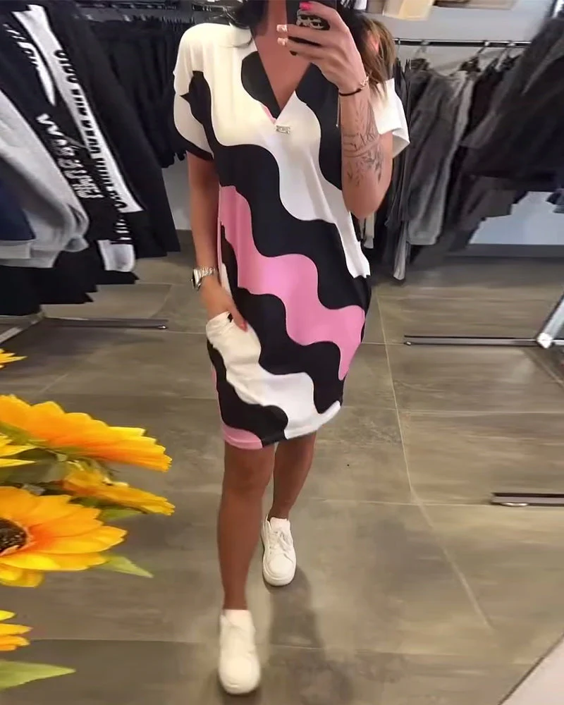 V-Neck Wave Print Dress - Image 3