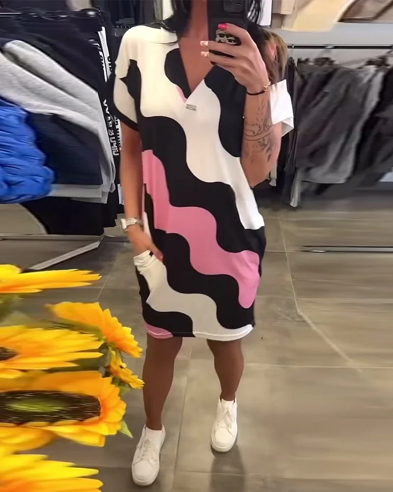 V-Neck Wave Print Dress - Image 4