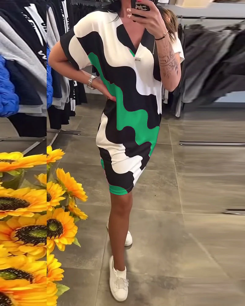 V-Neck Wave Print Dress - Image 8