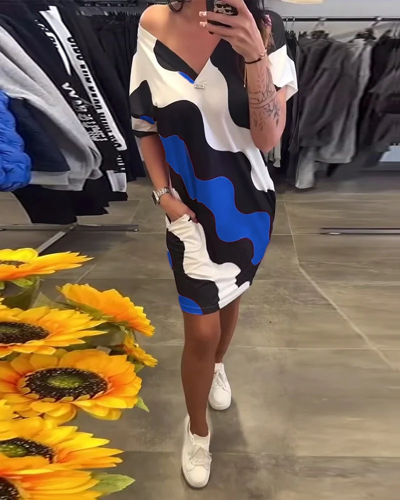 V-Neck Wave Print Dress - Image 9