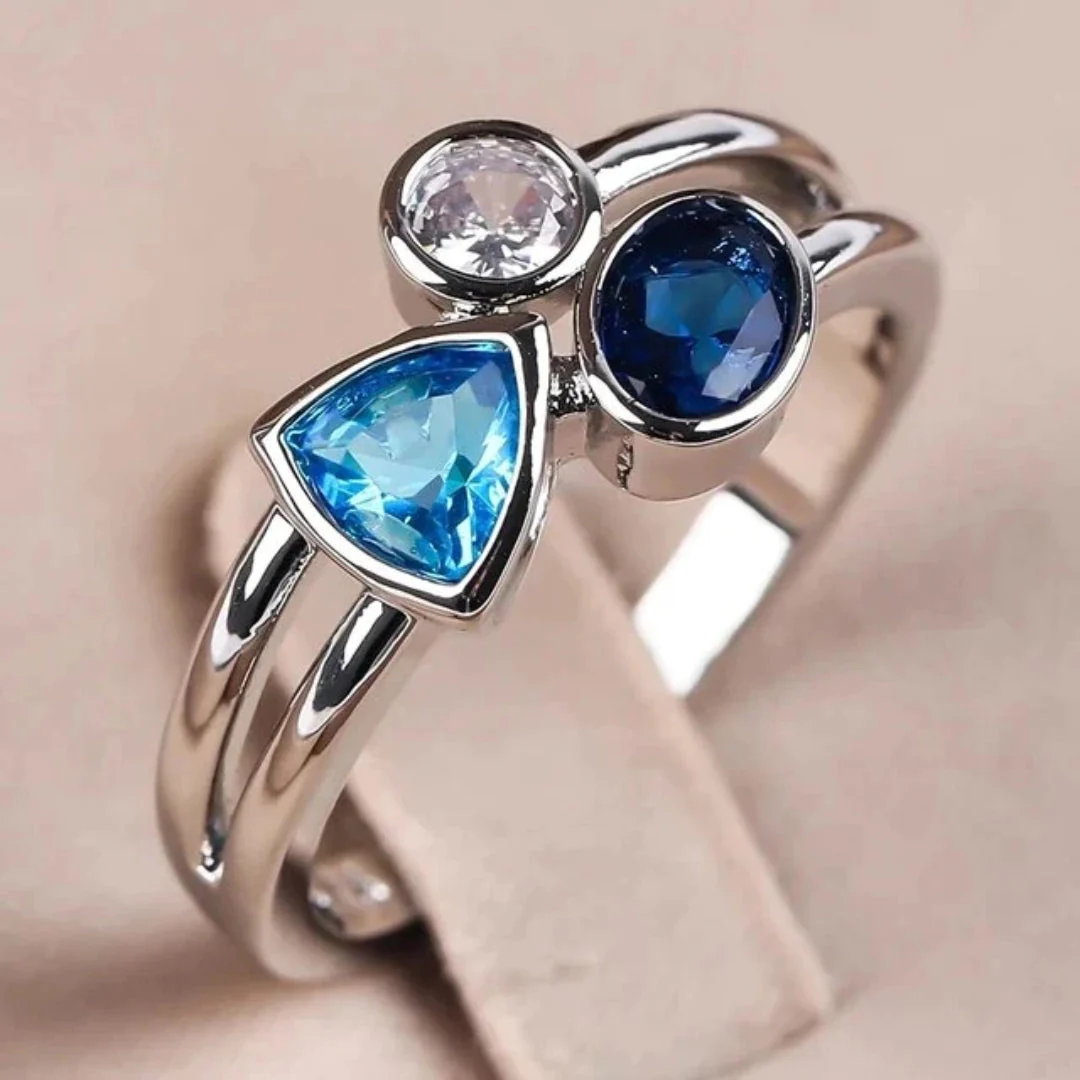 Vintage Ring With Blue Crystals - Image 2